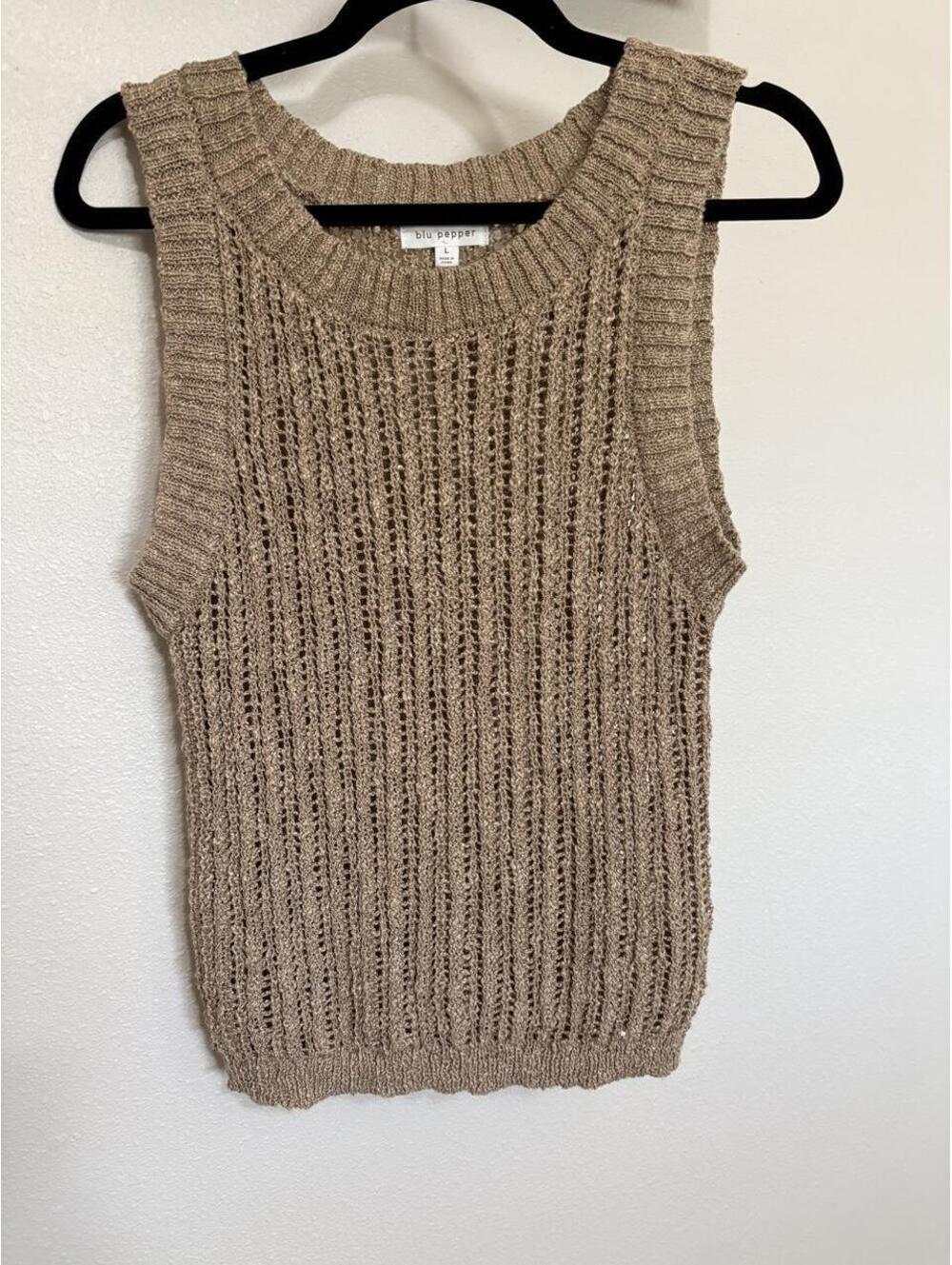 Blu Pepper tan ribbed knit sweater vest in size L #vest #knitwear